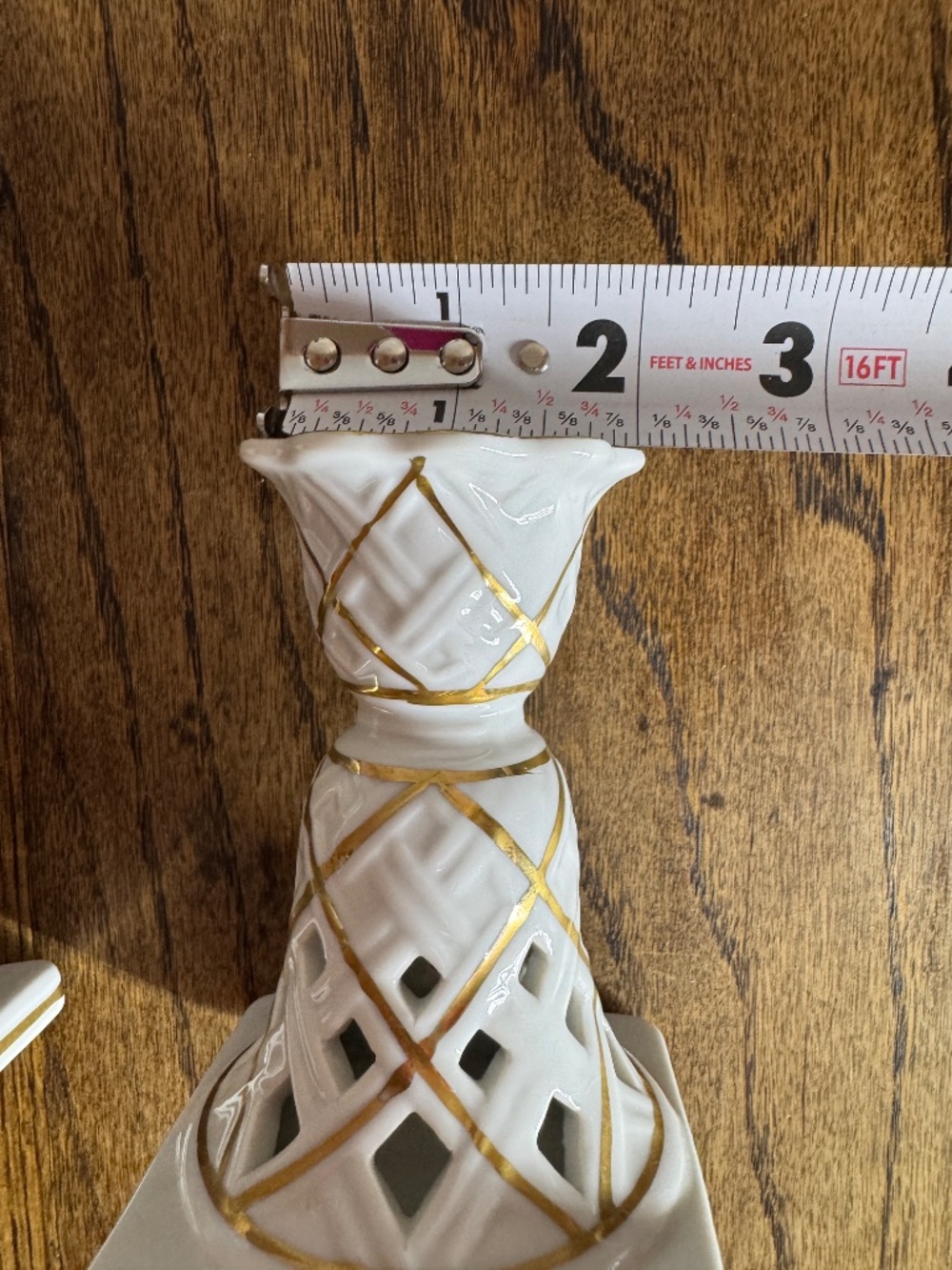 Vintage Lipper Mann Creations White Porcelain Candlestick Holders Set of 2 - Picture 9 of 11